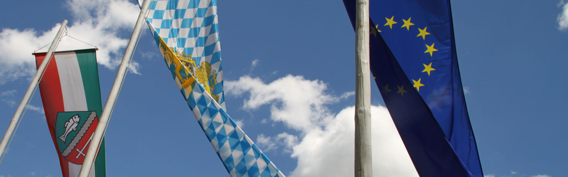 Header Loiching - Fahnen