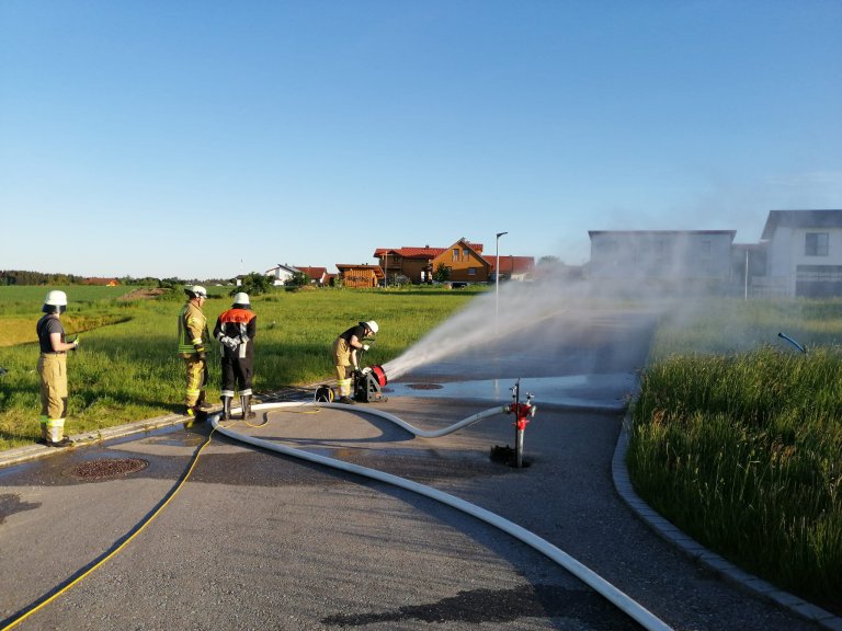 Grossansicht in neuem Fenster: Freiwillige Feuerwehr Wendelskirchen 2